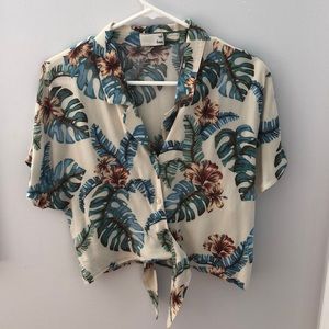 Aritzia Cropped Tie Front Button Up Floral Top - size small